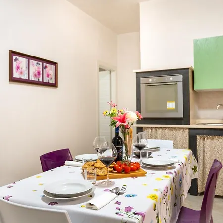 Apartment 50m From The Sea - Centre San Pietro - Free Parking