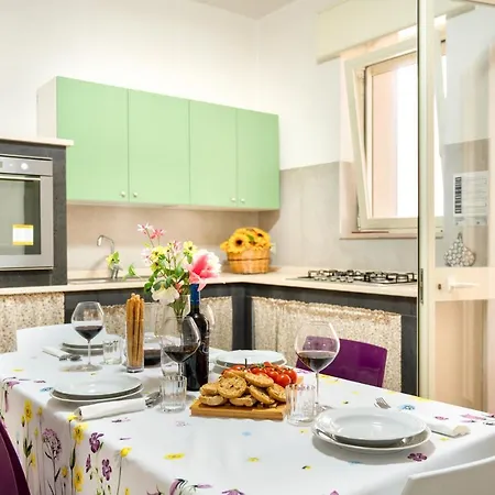 50m From The Sea - Centre San Pietro - Free Parking Apartment